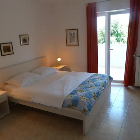 Roko, Sevid Apartment Marina