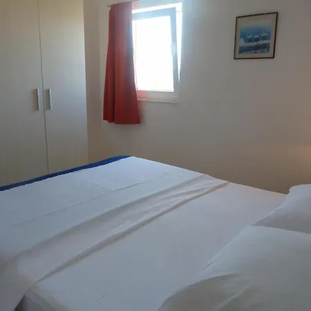 Apartment Roko, Sevid Marina
